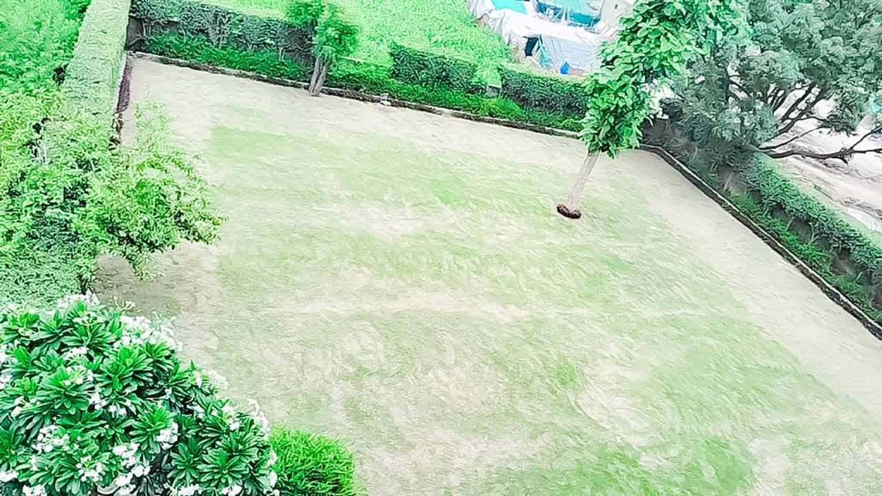 Roomshala 110 Hotel Mulaqaat - Shiv Nadar University Dadri Exterior photo